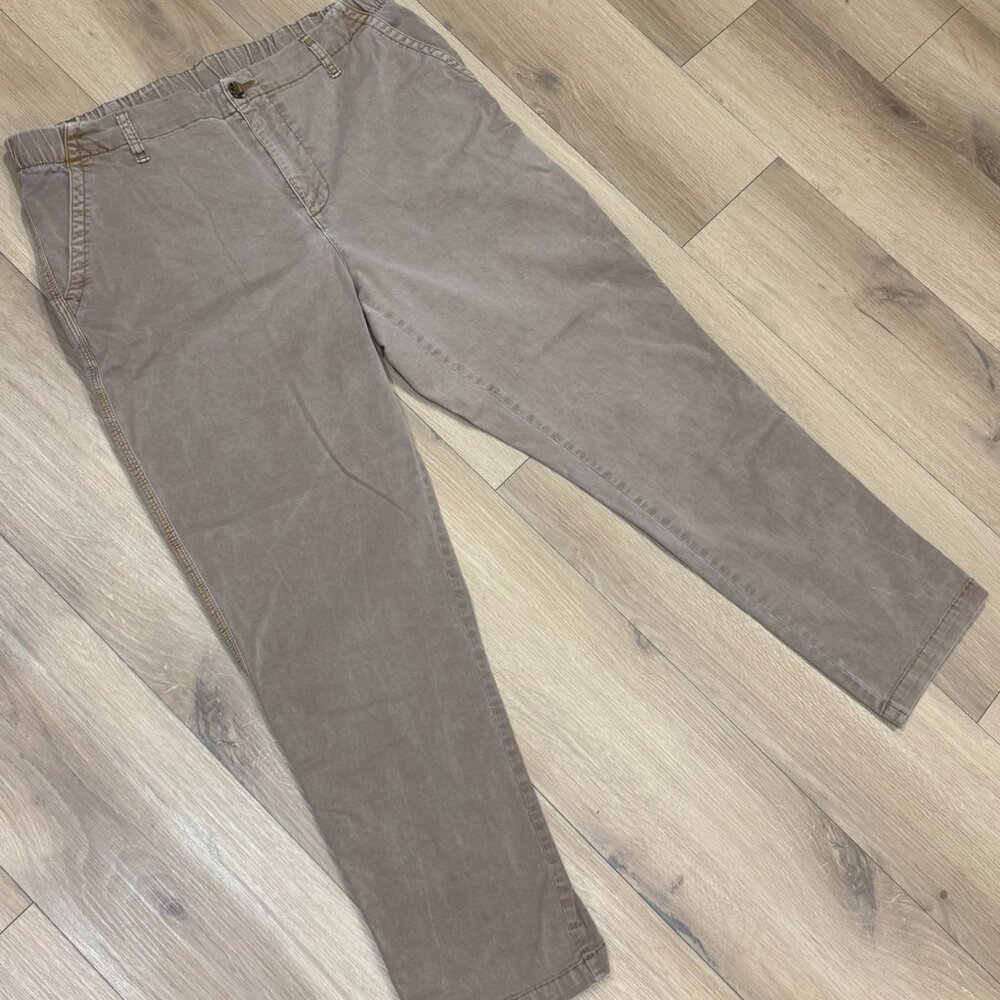 Old Navy Cropped Khaki Pant size L